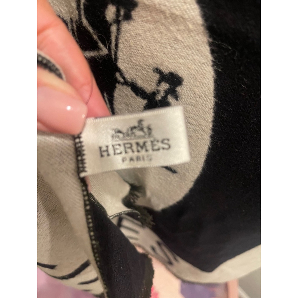 Hermes Scarf Black White - Picture 3 of 7